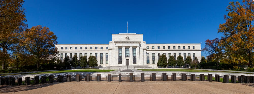 erfahren sie, wie die autonomie der us-notenbank (federal reserve) die finanzpolitik und wirtschaft der vereinigten staaten beeinflusst. aktuelle nachrichten und hintergründe.
