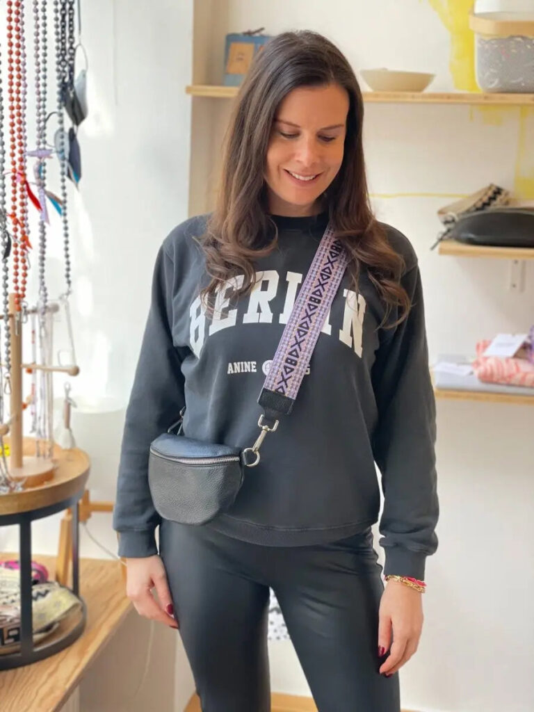 entdecken sie die perfekte tasche für frauen – stilvoll, praktisch und vielseitig. finden sie das ideale accessoire für jeden anlass und unterstreichen sie ihren look mit modernen designs.