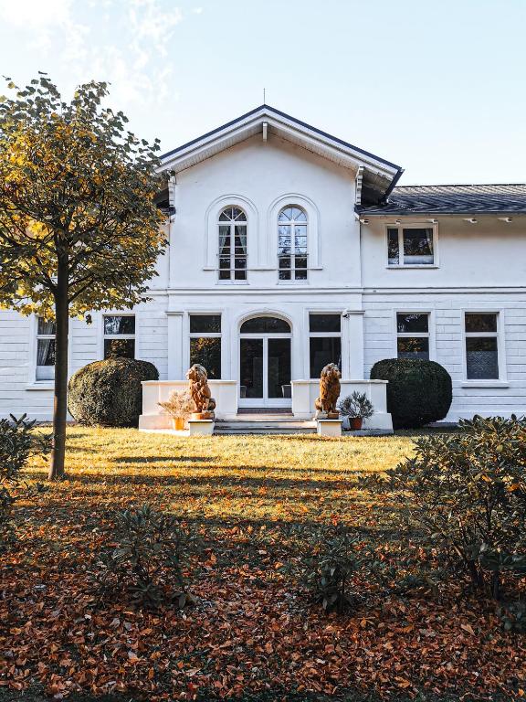 erleben sie spannende momente im schloss: stress, intrigen und unerwartete wendungen sorgen für nervenkitzel hinter historischen mauern. entdecken sie, wie konflikte im schlossalltag gelöst werden!