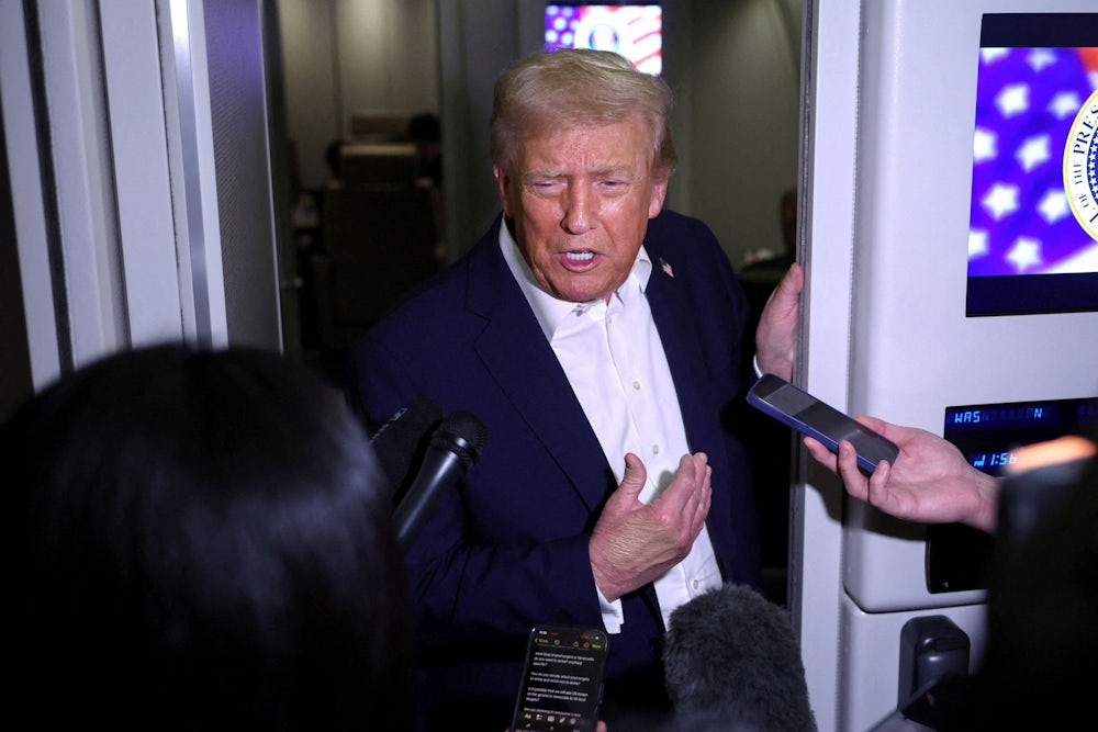 neuigkeiten über trump: entsendung eines flugzeugträgers nach lateinamerika. erfahren sie mehr über die hintergründe, politische entscheidungen und internationale reaktionen in unserem aktuellen artikel.