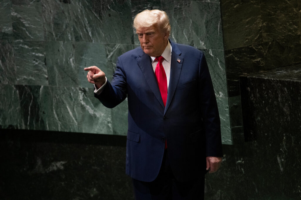 erleben sie den moment, als trump während der pressekonferenz kurz einschläft – ein ungewöhnlicher zwischenfall, der für aufsehen sorgt.