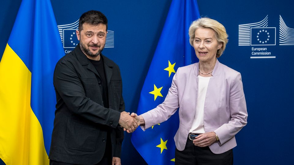 spitzenpolitiker laden trump und selenskyj zu einem wichtigen gipfeltreffen ein, um zentrale politische themen und internationale zusammenarbeit zu besprechen.