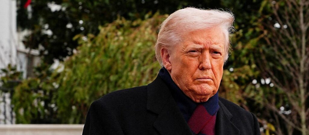 trump kündigt vergeltungsmaßnahmen gegen den is an und betont die verstärkte militärische reaktion zur bekämpfung terroristischer bedrohungen.