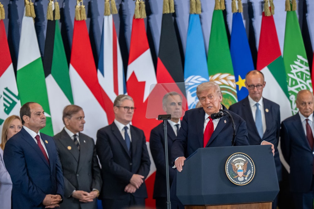 analyse von trumps darstellung als friedensbringer und die wirkung seiner politischen inszenierung auf die internationale bühne.