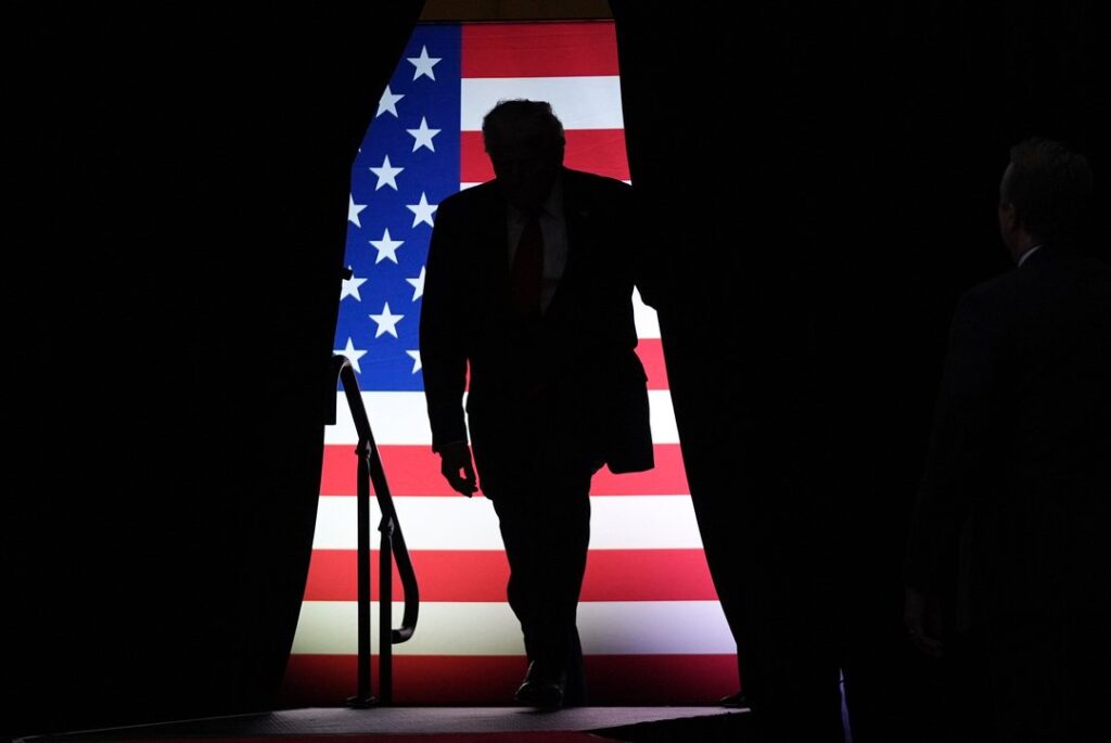 ein jahr trump: wichtige erkenntnisse und auswirkungen seiner präsidentschaft auf politik und gesellschaft.