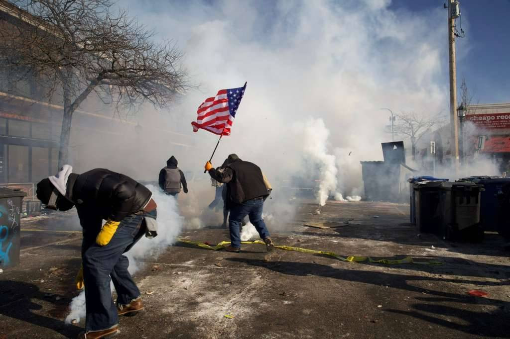 obama ruft zum protest gegen trump und ice auf, unterstützt von alex pretti, um auf wichtige soziale und politische themen aufmerksam zu machen.