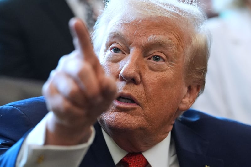 trump veröffentlicht wichtige arbeitsmarktzahlen vor deren offizieller freigabe – aktuelle einblicke und mögliche auswirkungen auf den arbeitsmarkt.